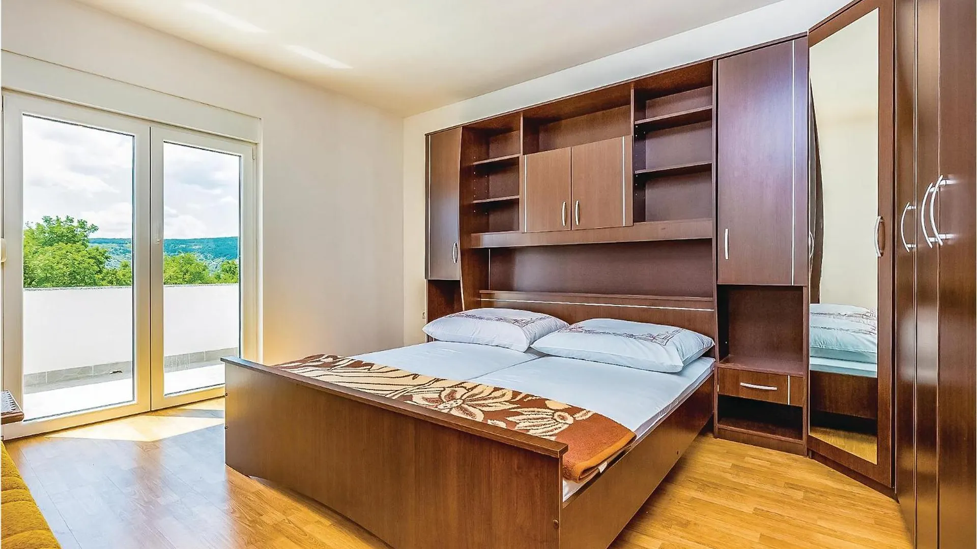 2 Bedroom Awesome Apartment In Grizane Grižane