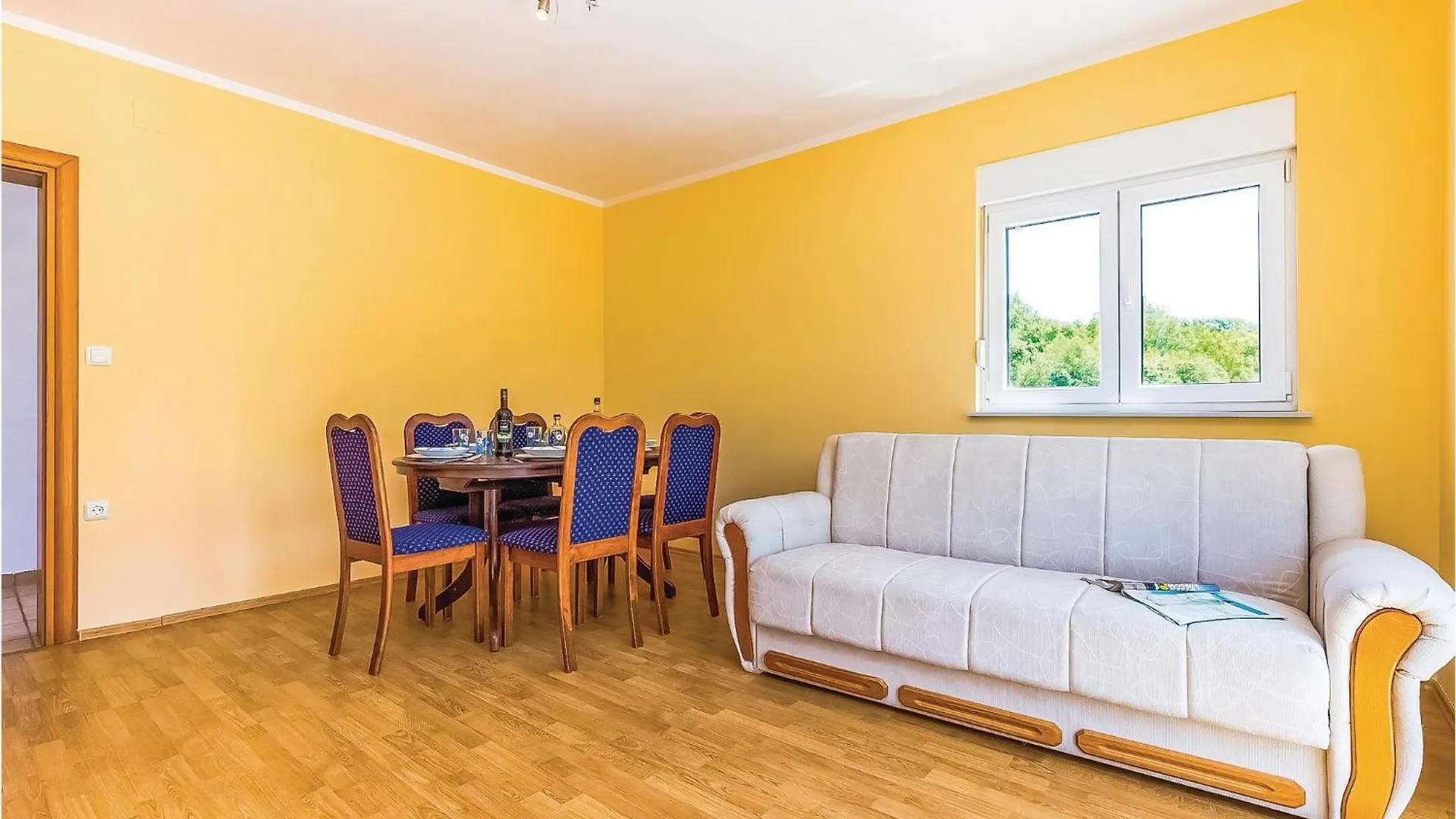 2 Bedroom Awesome Apartment In Grizane