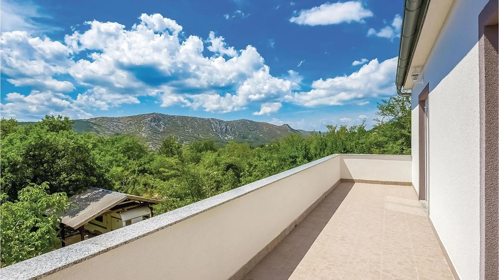 2 Bedroom Awesome Apartment In Grizane